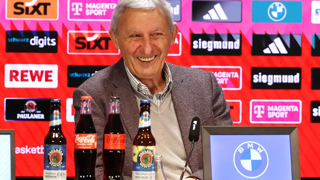 Svetislav Pesic ist zurück als Trainer bei Bayerns Basketballern. - Bild: Matthias Stickel/dpa