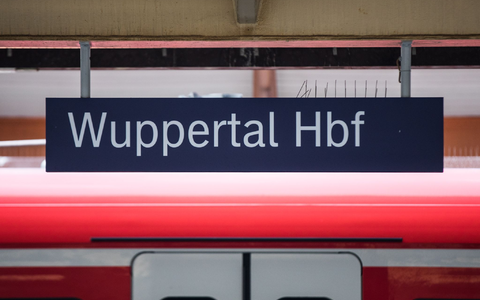 Am Wuppertaler Hauptbahnhof halten während der fünfmonatigen Bauphase überhaupt keine Fernzüge. (Archivbild) - Foto: Marcel Kusch/dpa