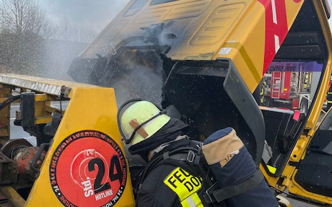 FW-DO: Abschleppwagen brennt auf A2 / FR Hannover - Foto: presseportal.de