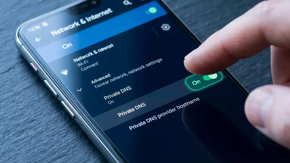 Android 16: Private DNS wird zur Pflicht gegen Tracking - Bild: über boerse-global.de