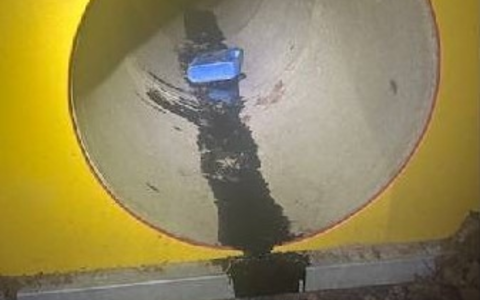 POL-OS: Melle: Unerlaubte Altölentsorgung auf Kinderspielplatz - Zeugen gesucht - Foto: presseportal.de