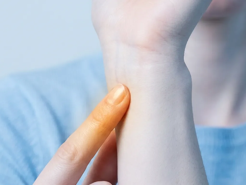 Akupressur-Punkt Lu7: Der Schlüssel gegen den Winter-Nacken - Foto: über boerse-global.de