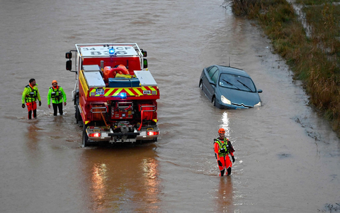 Kurz vor Weihnachten stehen Teile von Südfrankreich unter Wasser. - Foto: Sylvain Thomas/AFP/dpa