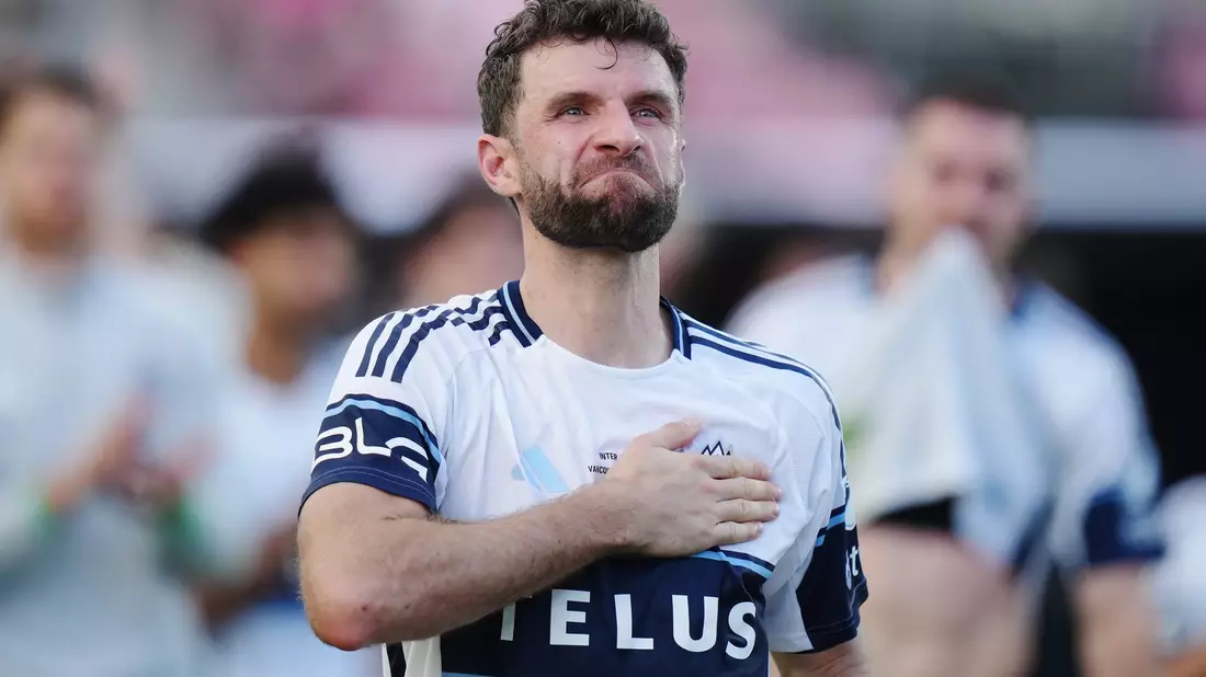 Thomas Müller blickt skeptisch auf eine mögliche WM-Teilnahme von Lionel Messi mit Argentinien. (Archivbild) - Bild: Darryl Dyck/The Canadian Press/dpa