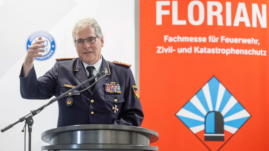 Der Präsident des Deutschen Feuerwehrverbands, Karl-Heinz Banse, sieht ein Umdenken in Deutschland. (Archivbild) - Bild: Daniel Schäfer/dpa/ZB