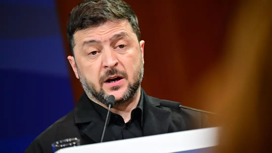 Der ukrainische Präsident Wolodymyr Selenskyj hat erstmals die bisherigen 20 Punkte für einen möglichen Friedensplan für sein Land dargelegt. (Archivbild) - Bild: Sebastian Christoph Gollnow/dpa