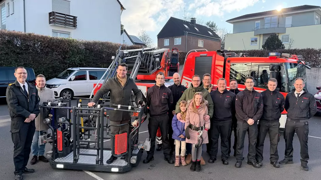 FW-GL: Einsatzdienst kennt keine Feiertage: Bürgermeister besucht Feuerwehr an Heiligabend - Bild: presseportal.de