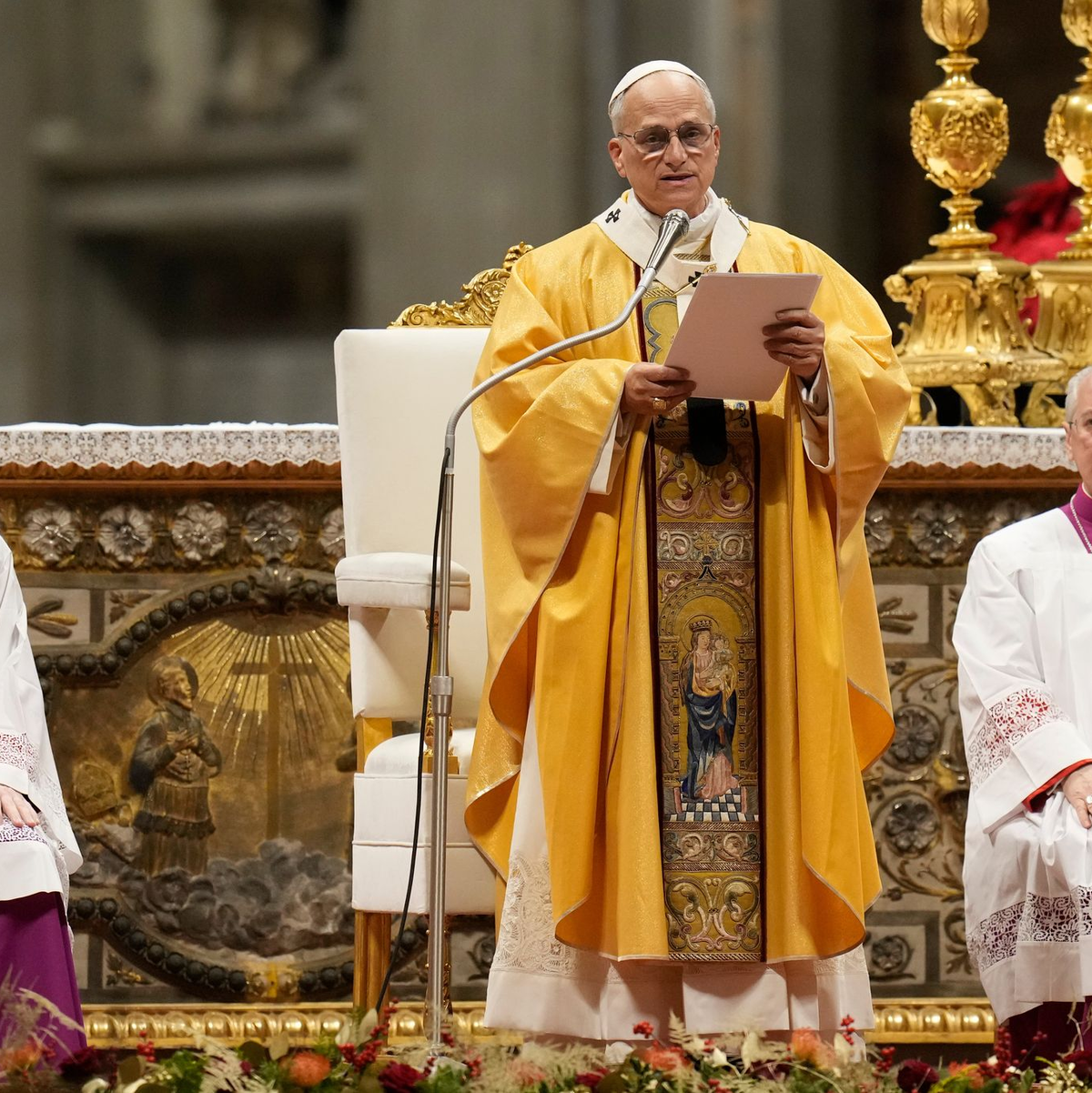 Die feierliche Messe dauerte rund zwei Stunden.   - Foto: Gregorio Borgia/AP/dpa