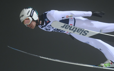 Anze Lanisek ist im Gesamtweltcup vorne dabei. (Archivbild) - Foto: Hendrik Schmidt/dpa