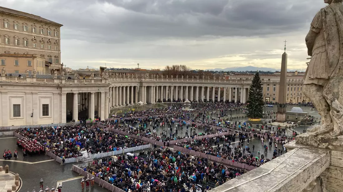 Papst Leo hat erstmals an Weihnachten den Segen «Urbi et Orbi» erteilt.  - Bild: Sabine Dobel/dpa