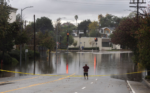Schwere Unwetter sorgen im Süden Kaliforniens für Überschwemmungen. - Foto: Matthew Hoen/ZUMA Press Wire/dpa
