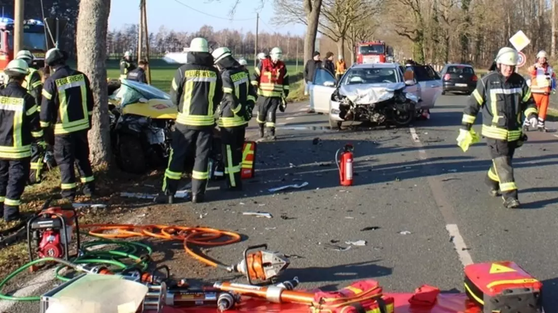 POL-MI: Zwei Schwerverletzte bei Verkehrsunfall - Bild: presseportal.de