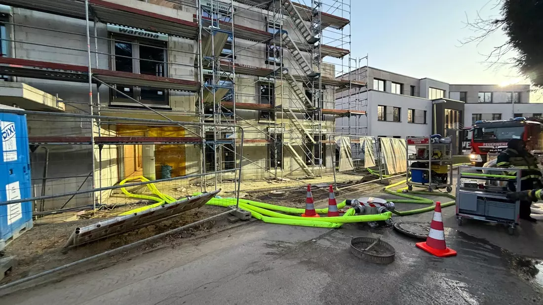 FW-E: Wasserrohrbruch überflutet Tiefgarage mit 1,2 Millionen Litern Wasser - Bild: presseportal.de