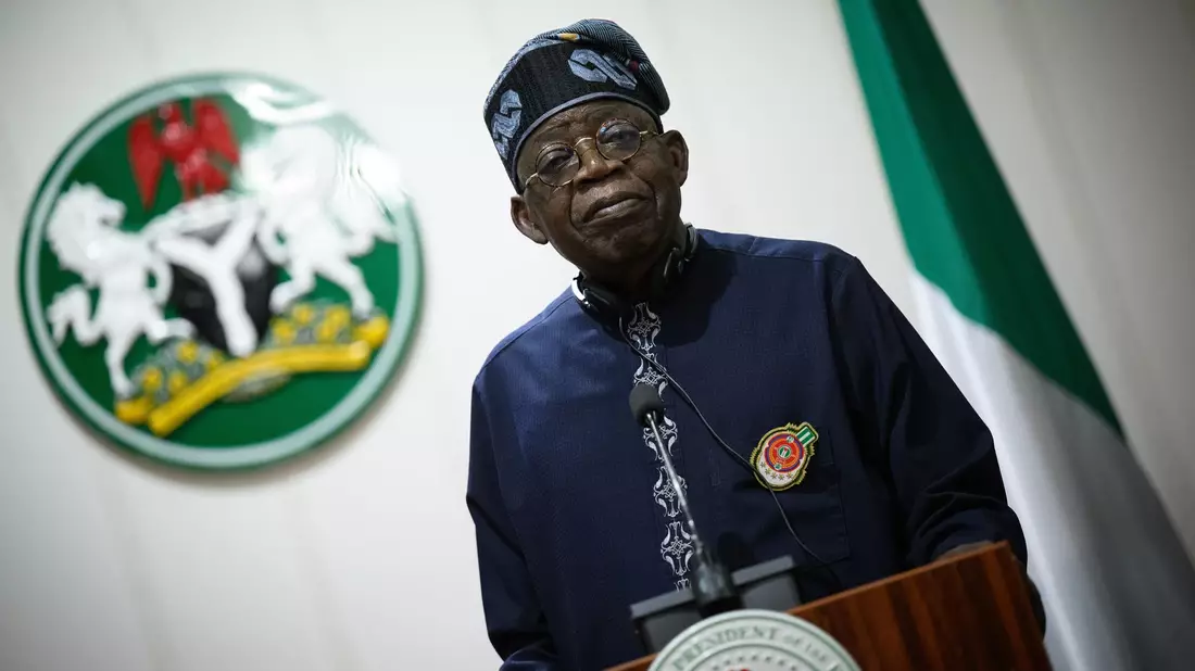 Nigerias Präsident Tinubu war früheren Drohungen Trumps entgegengetreten. (Archivbild) - Bild: Bernd von Jutrczenka/dpa