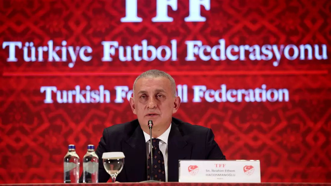 Hat Grund zur Sorge: Ibrahim Haciosmanoglu, Präsident des türkischen Fußballverbands. - Bild: Samet Yalcin/DIA Photo/AP/dpa