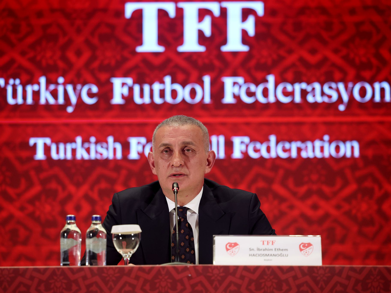 Hat Grund zur Sorge: Ibrahim Haciosmanoglu, Präsident des türkischen Fußballverbands. - Foto: Samet Yalcin/DIA Photo/AP/dpa