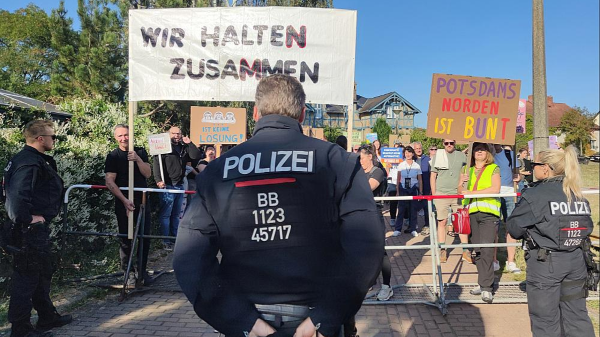 Demo gegen AfD-Wahlparty in Brandenburg (Archiv) - Foto: über dts Nachrichtenagentur