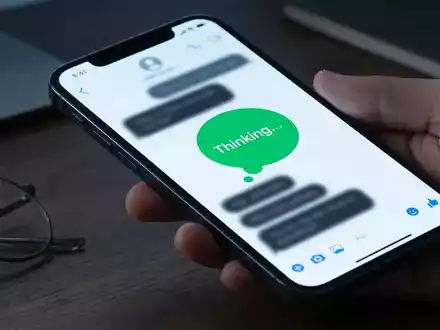 WhatsApp bringt klassische Text-Updates zurück – und testet KI-Bildbearbeitung - Foto: über boerse-global.de
