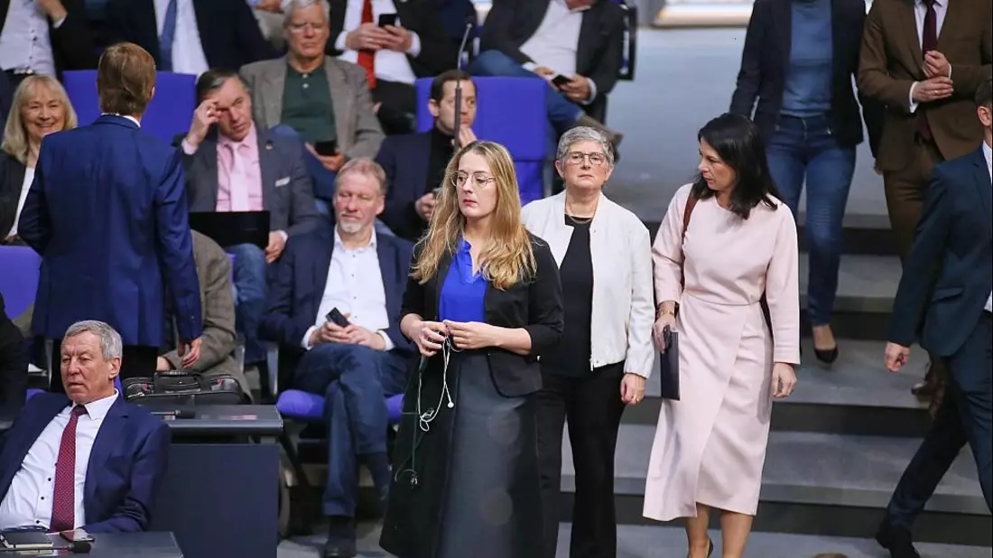 Katharina Dröge neben AfD-Abgeordneten - Bild: über dts Nachrichtenagentur