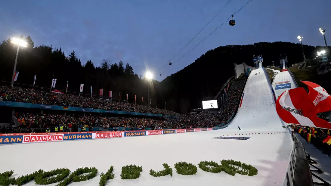 In Oberstdorf geht es los. (Archivbild) - Bild: Angelika Warmuth/dpa
