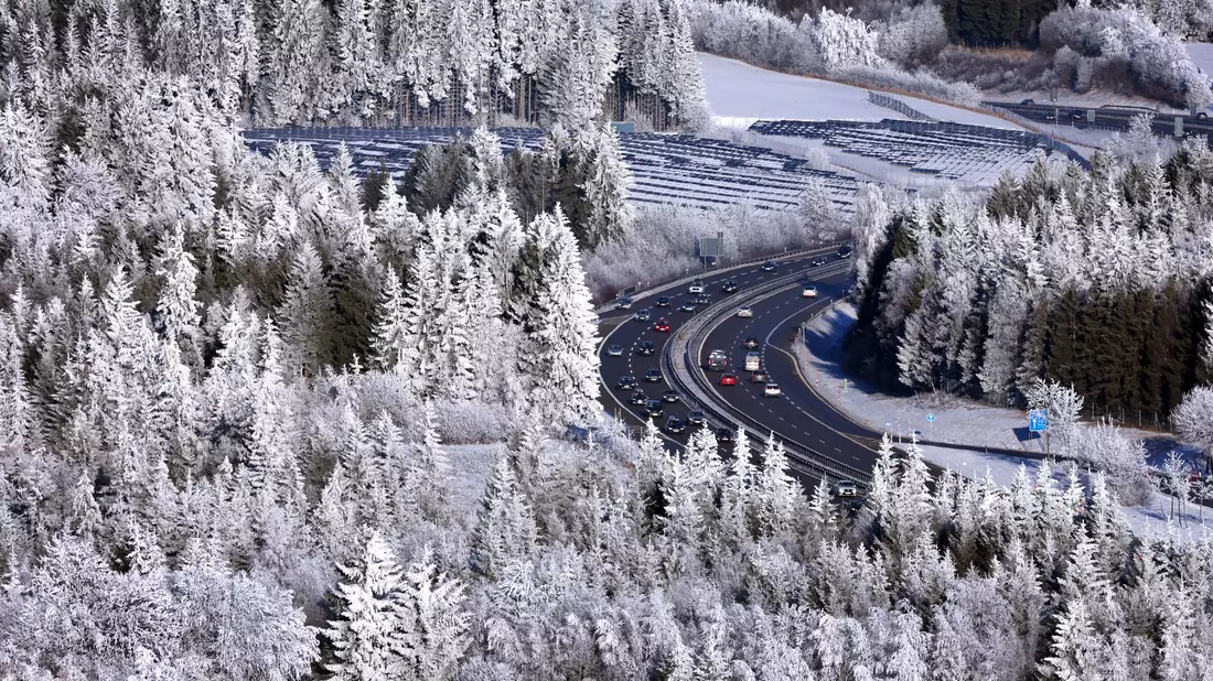 Die drei Weihnachtstage vom 24. bis 26. Dezember waren in Deutschland im Mittel so kalt wie seit dem Jahr 2010 nicht mehr.  - Bild: Karl-Josef Hildenbrand/dpa