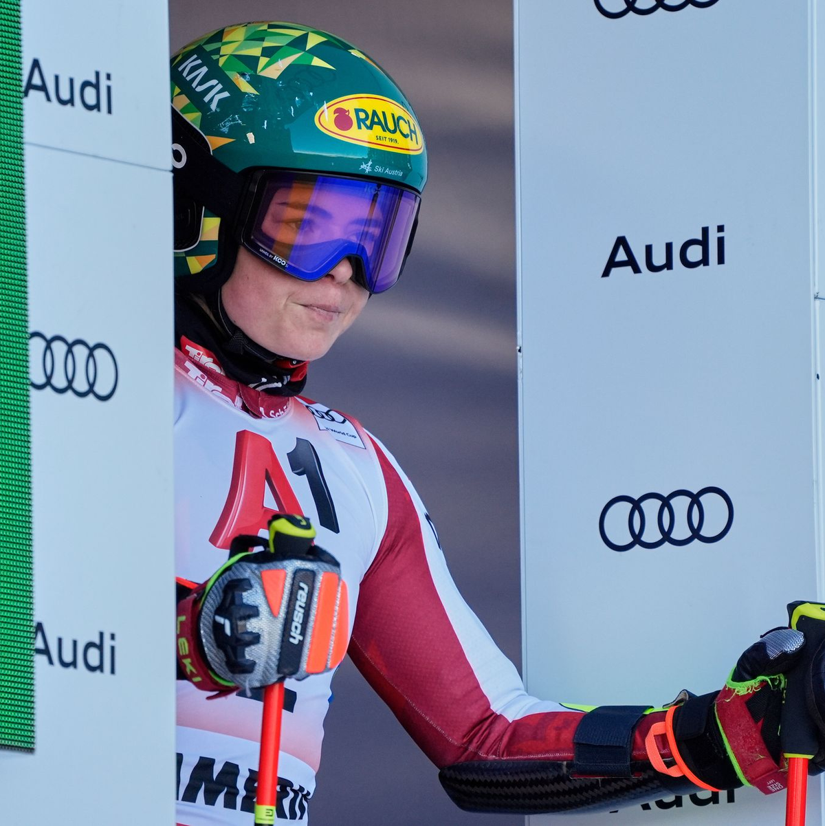 Dritter Saisonsieg: Lokalmatadorin Julia Scheib jubelte auch in Semmering. - Foto: Giovanni Auletta/AP/dpa