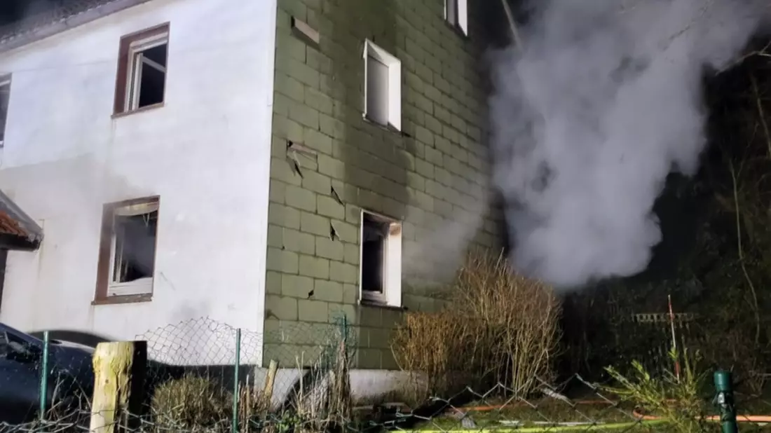 FW Wipperfürth: B3G | Wohnhausbrand - Bild: presseportal.de