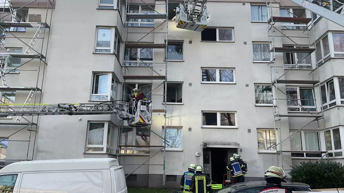 FW-DO: Feuer in Dortmund Westerfilde / Kellerbrand in einem Mehrfamilienhaus. - Bild: presseportal.de