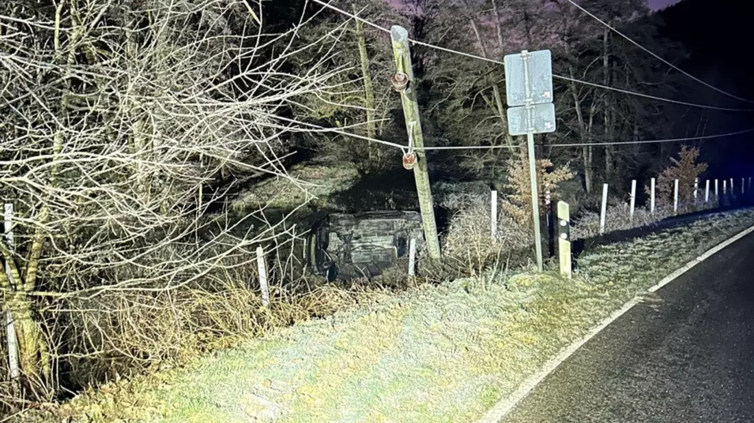 POL-PDNW: Unfall verursacht Stromausfall im Elmsteiner Tal - Bild: presseportal.de
