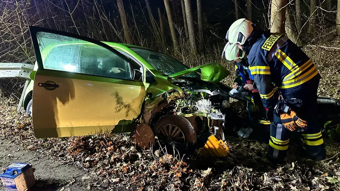 FW-EN: Schwerer Verkehrsunfall auf der Haßlinghauser Straße gefolgt von weiterem Unfall auf der Bochumer Straße - Bild: presseportal.de