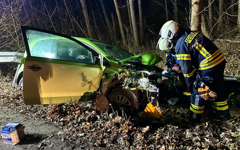 FW-EN: Schwerer Verkehrsunfall auf der Haßlinghauser Straße gefolgt von weiterem Unfall auf der Bochumer Straße - Foto: presseportal.de