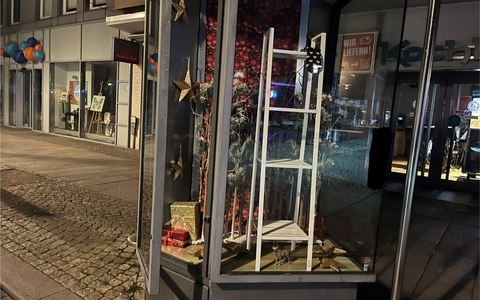 POL-HI: Einbruch in Glasvitrine in der Almstraße - Foto: presseportal.de