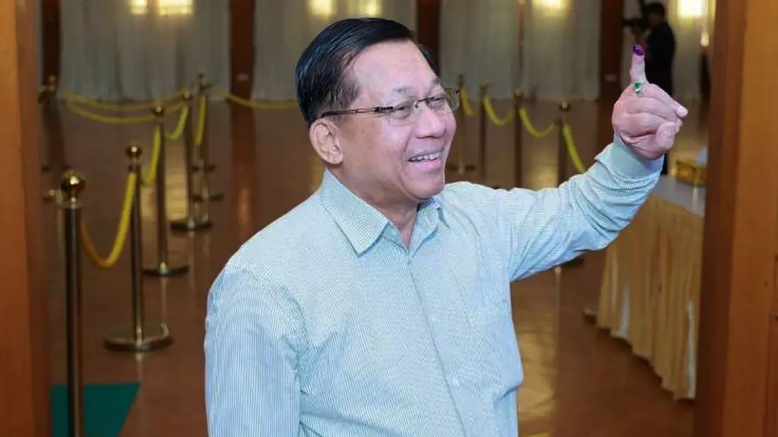 Viele werfen Junta-Chef Min Aung Hlaing vor, mit der Wahl nur die Macht der Generäle legitimieren zu wollen.  - Bild: Uncredited/The Myanmar Military True News Information Team/dpa
