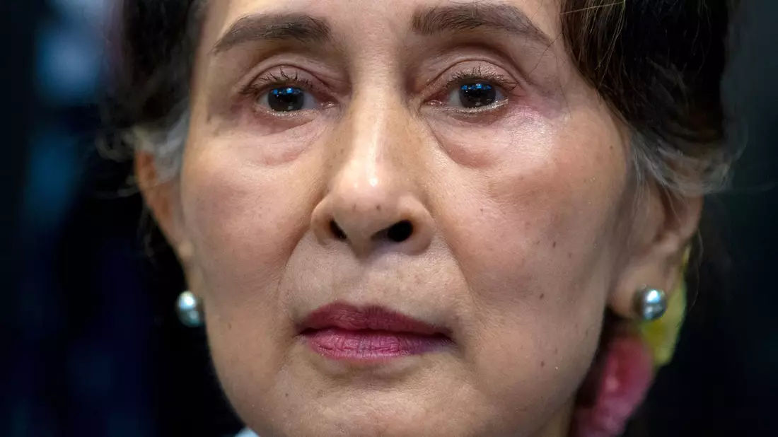 Friedensnobelpreisträgerin Aung San Suu Kyi wurde zu einer langjährigen Haftstrafe verurteilt. Wie es ihr geht, ist unklar. (Archivbild) - Bild: Peter Dejong/AP/dpa