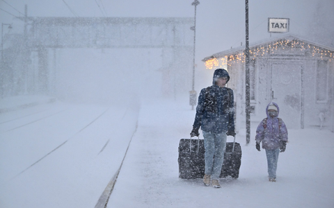 In Skandinavien sorgte der Sturm für teils chaotische Verhältnisse. - Foto: Pontus Lundahl/TT News Agency/AP/dpa