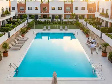 Gemeinschafts-Pool treibt Reihenhaus-Preise - Foto: über boerse-global.de