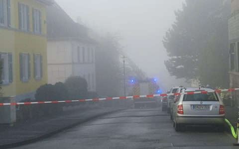 FW-EN: ERSTMELDUNG: Dachstuhlbrand in Wetter (Ruhr) - Foto: presseportal.de
