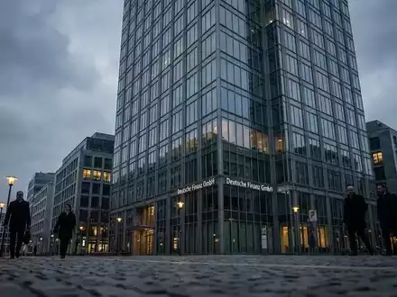 Steueränderungsgesetz 2025 besiegelt Abzugsbeschränkung für Anleger - Foto: über boerse-global.de