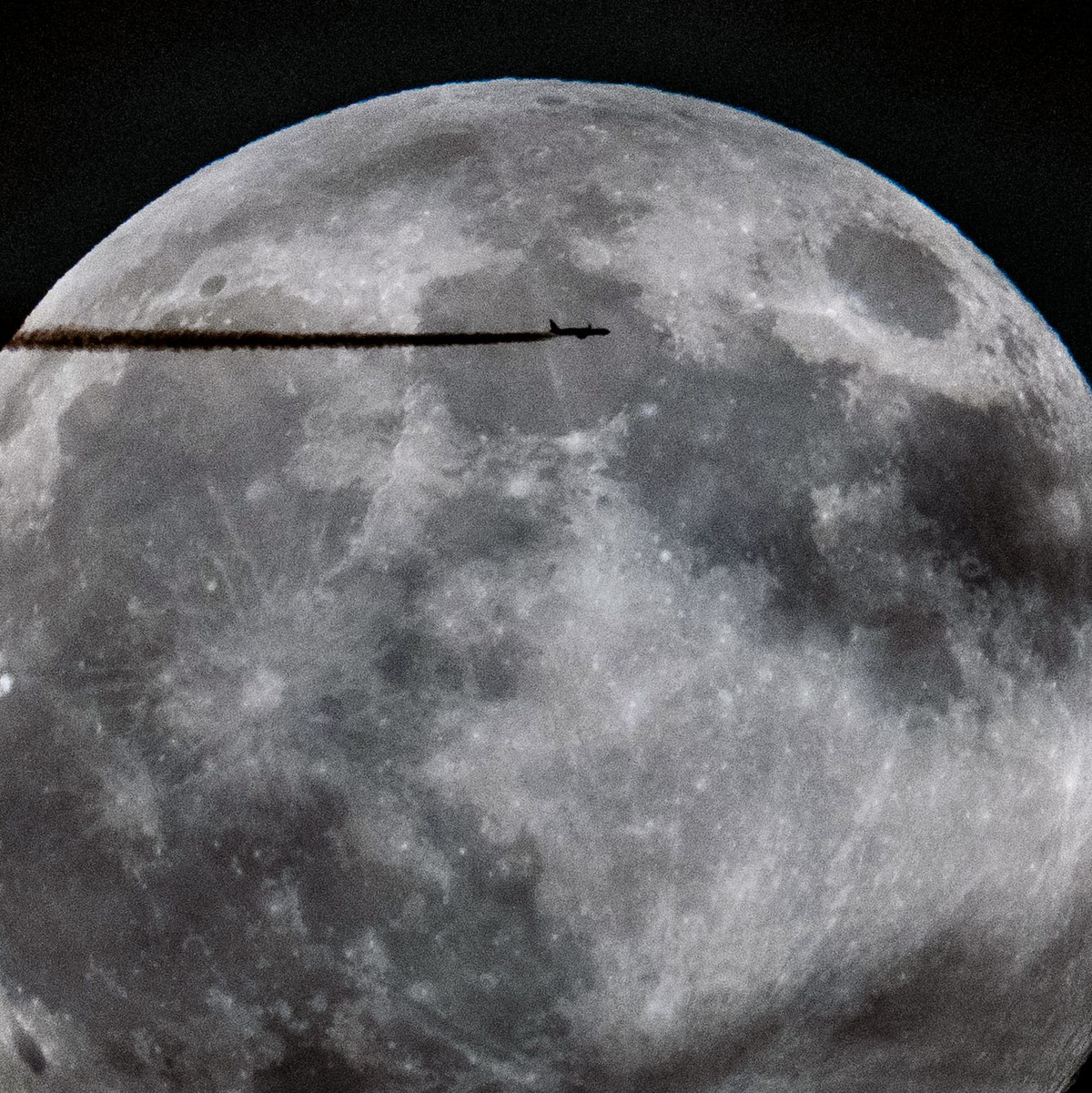 Seit Jahren schon läuft zwischen Raumfahrtnationen ein neuer Wettlauf zum Mond. (Archivbild) - Foto: Georg Hochmuth/APA/dpa