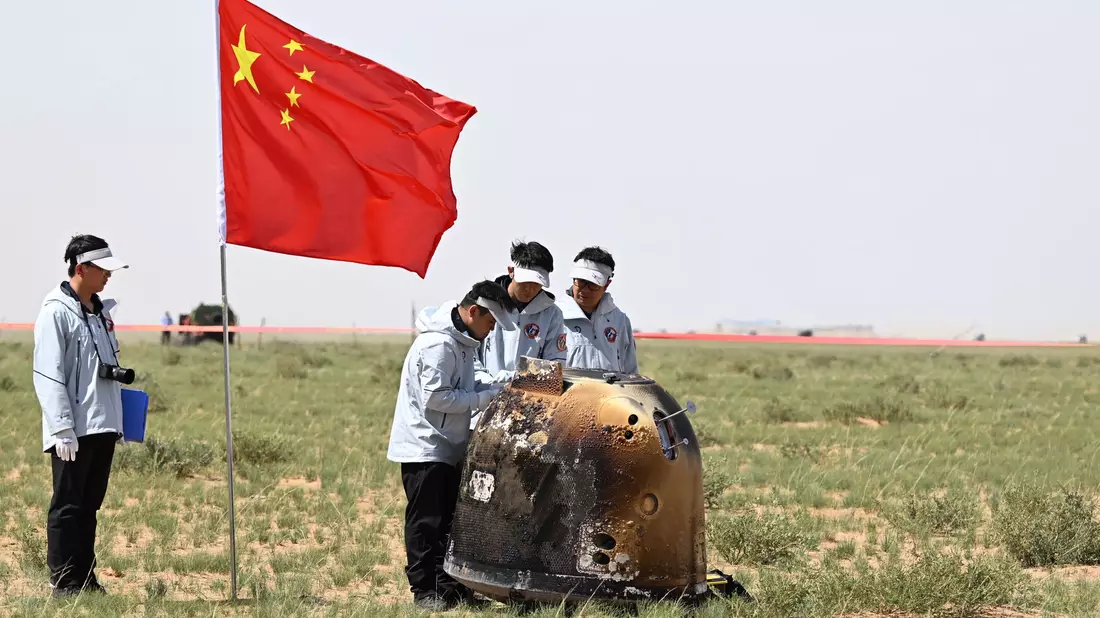 2024 hatte die viel umjubelte «Chang'e 6»-Mission erstmals Gesteinsproben von der schwer erreichbaren Rückseite des Erdtrabanten zurück zur Erde gebracht. (Archivbild) - Bild: Lian Zhen/XinHua/dpa