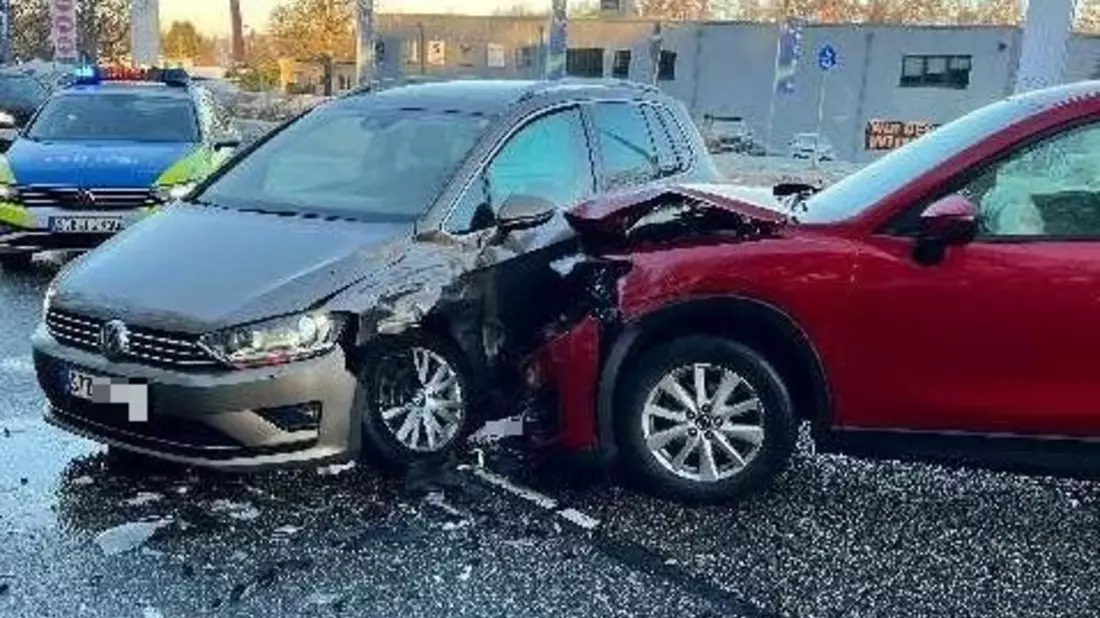 POL-STD: Vier Leichtverletzte bei drei Unfällen am Wochenende - Bild: presseportal.de