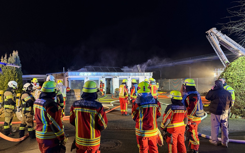 FW-SE: Gebäudebrand in Kaltenkirchen - Foto: presseportal.de