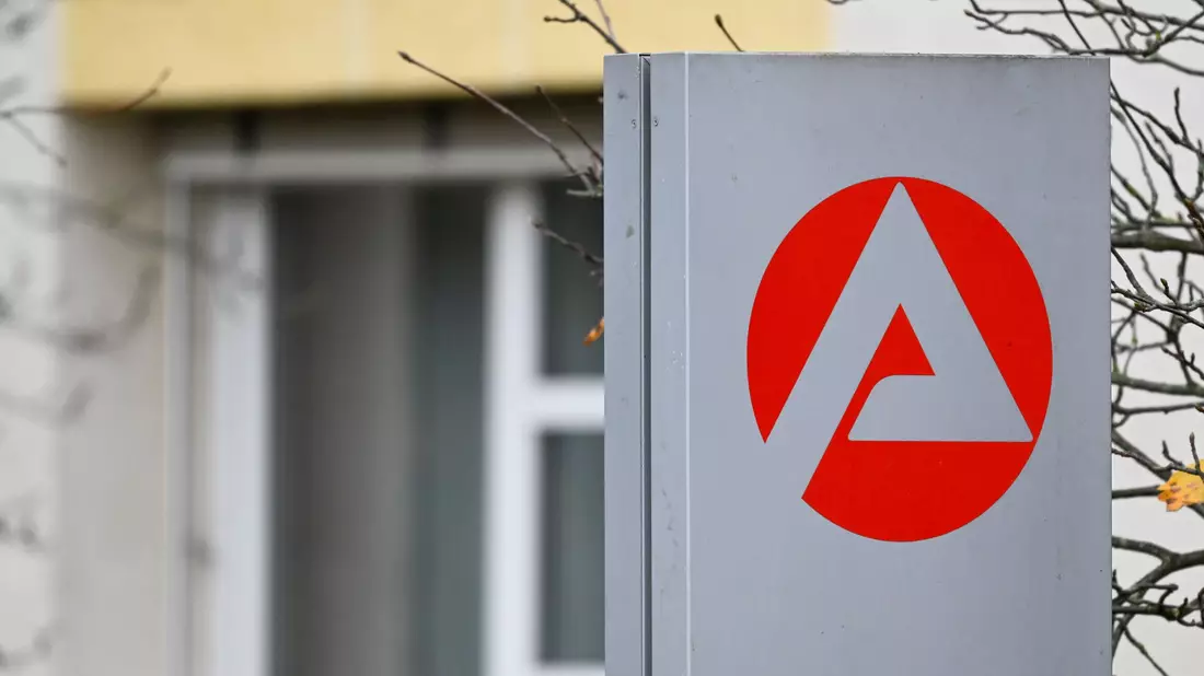 Die Kosten der Arbeitslosigkeit in Deutschland sind 2024 auf 76,6 Milliarden Euro gestiegen. (Symbolbild) - Bild: Soeren Stache/dpa