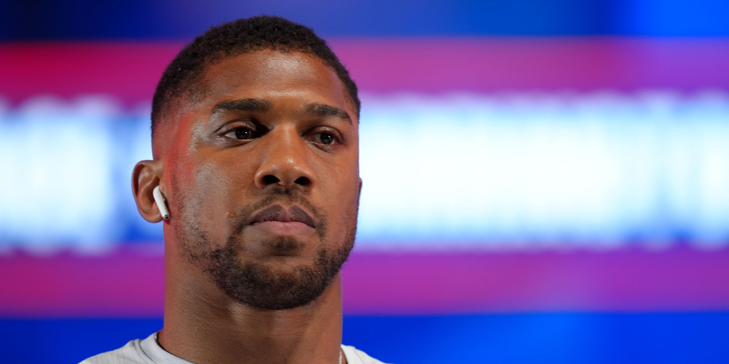 Anthony Joshua erholt sich von den Folgen seines schweren Unfalls, bei dem zwei Menschen starben. (Archivbild) - Foto: Jordan Pettitt/PA Wire/dpa
