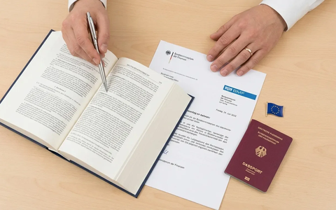 BMF-Schreiben beendet Steuerstreit um „Garden Leave“ - Foto: über boerse-global.de