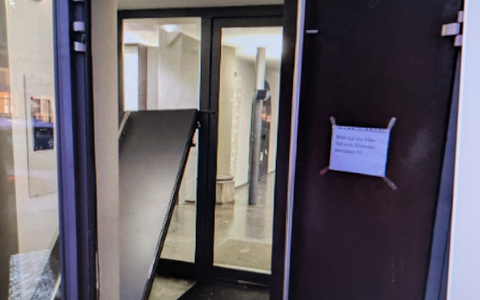 POL-MG: Auto fährt in Kirchentür - Foto: presseportal.de