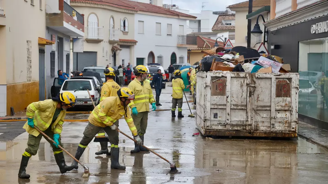 Drei Menschen starben durch Hochwasser nach heftigen Regenfällen in Südspanien. - Bild: Álex Zea/EUROPA PRESS/dpa