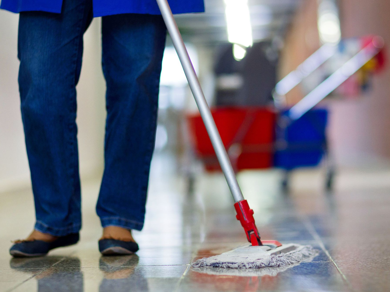 11 Prozent der Haushalte in Deutschland beschäftigen laut IW eine Haushaltshilfe. (Symbolfoto) - Foto: Jens Büttner/dpa