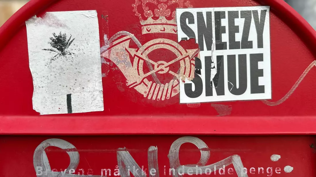 Die dänische Post begründet den Schritt mit fallenden Briefmengen in Zeiten der Digitalisierung. - Bild: Steffen Trumpf/dpa