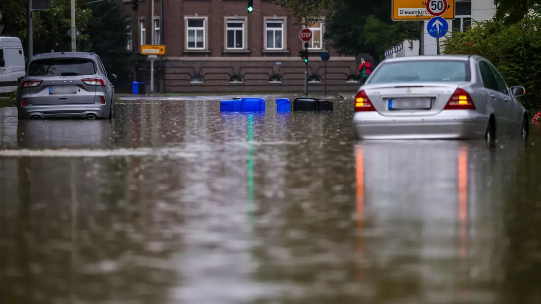 Im zu Ende gehenden Jahr gab es nach einer ersten Schätzung weniger Unwetterschäden in Deutschland. (Archivbild) - Bild: Christoph Reichwein/dpa